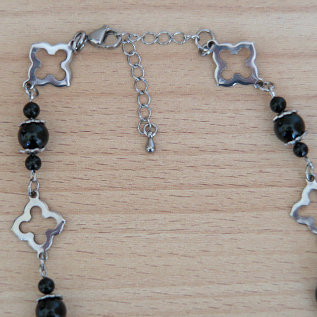 Four Skull Cross necklace clasp