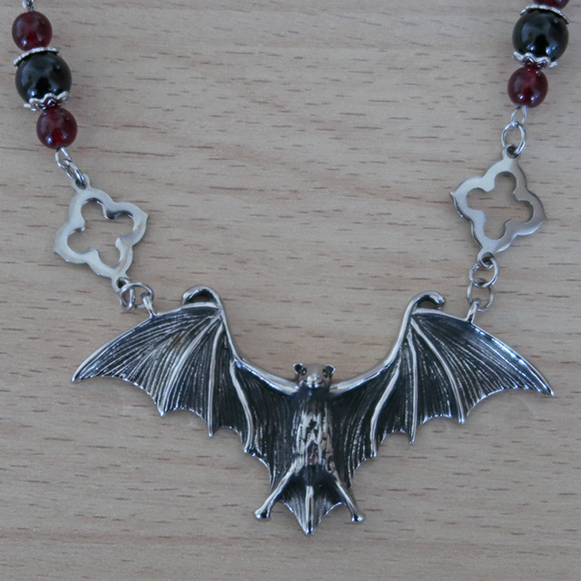 Bat necklace (detailed view)